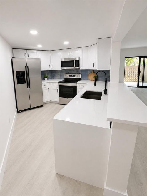 103-10229 Nw 9th Street Cir, Miami, FL, 33172-3200 | Card Image