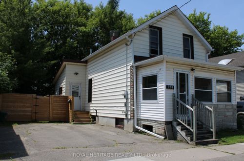 228 Court St, Oshawa, ON, L1H4W7 | Card Image