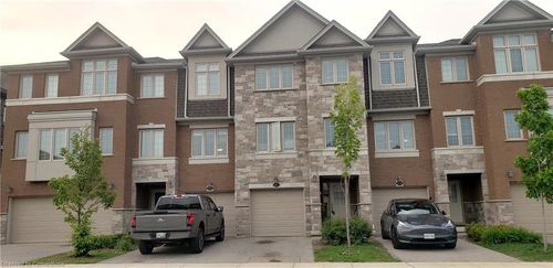 17 Sportsman Hill St, Kitchener, ON, N2P0J2 | Card Image