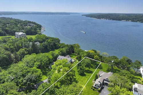 630 S Lake Shore Dr, Lake Geneva, WI, 53147-2125 | Card Image