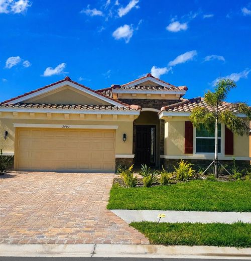 2903 Esmeralda Drive, SARASOTA, FL, 34243 | Card Image