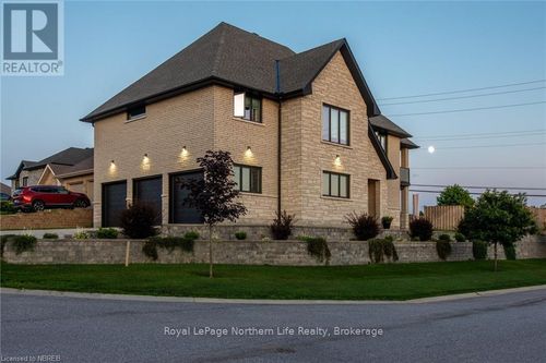 5 Zephyr Hts, North Bay, ON, P1A0E9 | Card Image
