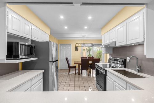 13-7820 Abercrombie Pl, Richmond, BC, V6Y3M2 | Card Image