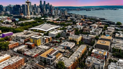 apt-301-17 W Mercer St, Seattle, WA, 98119-5910 | Card Image