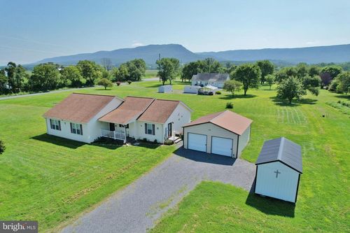 39 Summers Ln, New Market, VA, 22844-3645 | Card Image