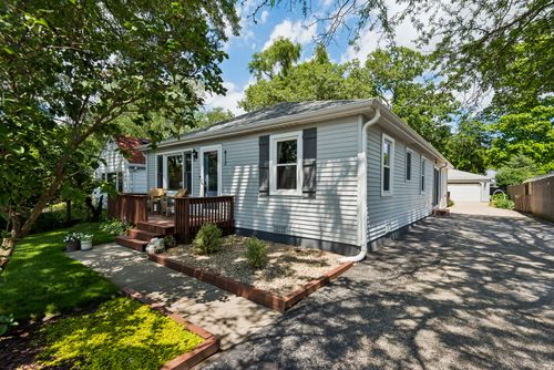 812 Lake Shore Dr, Wauconda, IL, 60084-1530 | Card Image