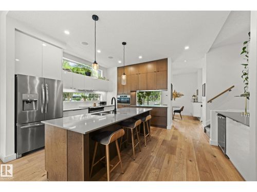 14379 92a Ave Nw, Edmonton, AB, T5R5E3 | Card Image
