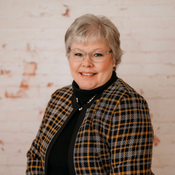DeAnna M Phillips