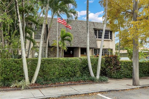 2132 Ne 171st St, North Miami Beach, FL, 33162 | Card Image