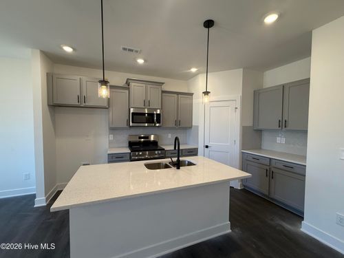 34 Joyner Park Dr, Rocky Mount, NC, 27803-1365 | Card Image