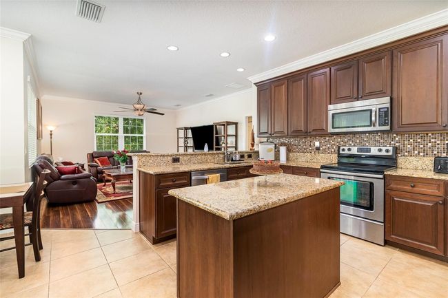 2588 Gabrielle Woods Pl, House other with 4 bedrooms, 3 bathrooms and null parking in OVIEDO FL | Image 10