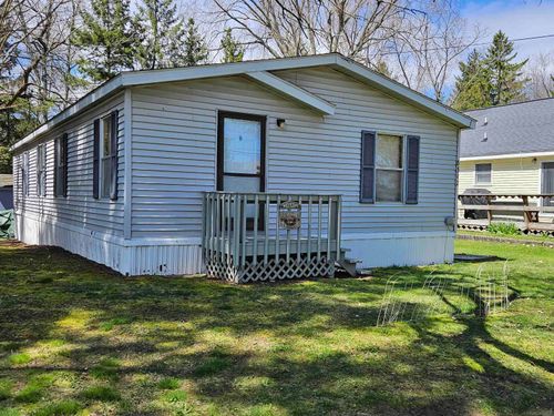 8512 Lakeview Dr, Lexington, MI, 48450-9717 | Card Image