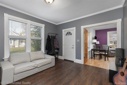 84 Moross St, Mount Clemens, MI, 48043-2210 | Card Image