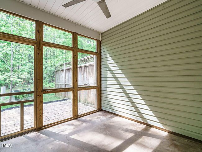 025-1280x960-screened-porch | Image 25