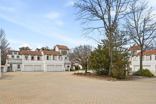 13 Kassel Ct, Mamaroneck, NY, 10543-4261 | Card Image