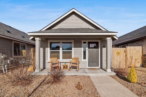 2565 Nw Teak Ave, Redmond, OR, 97756-6233 | Card Image