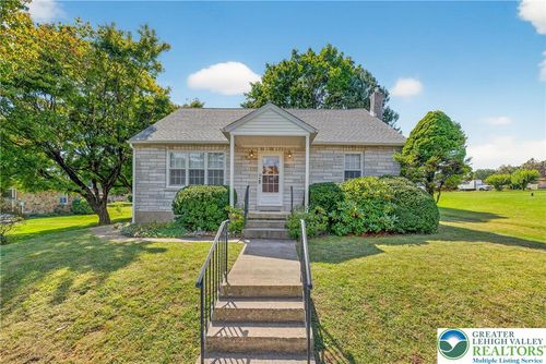 3920 Dillingersville Rd, Zionsville, PA, 18092-2805 | Card Image