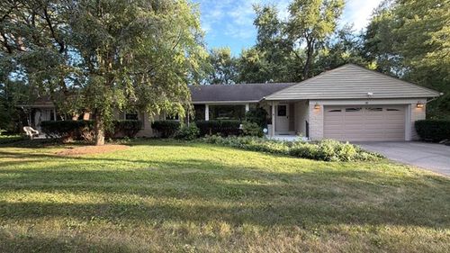 16 Falkirk Rd, Hawthorn Woods, IL, 60047-9254 | Card Image