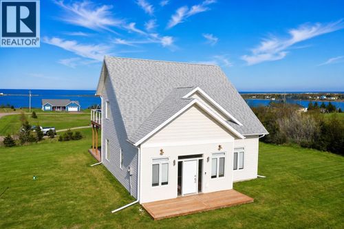 32 Blue Heron Cres, Home with 4 bedrooms, 2 bathrooms and null parking in North Rustico PE | Card Image