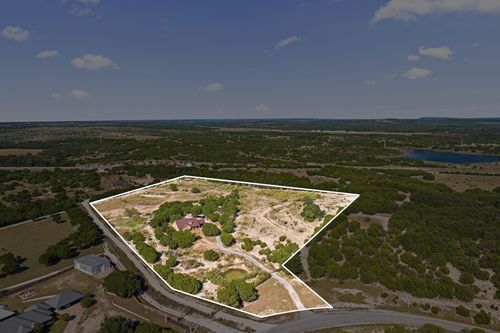 2804 County Road 1045, Lampasas, TX, 76550-3741 | Card Image