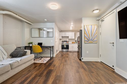 apt-214-803 Waimanu St, Honolulu, HI, 96813-6073 | Card Image