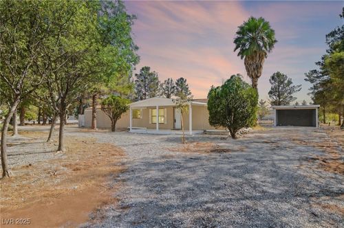 1421 W Irons St, Pahrump, NV, 89048-4242 | Card Image