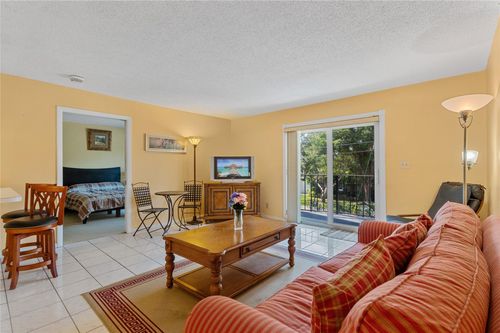 apt-216-3909 N Ocean Blvd, Fort Lauderdale, FL, 33308-6405 | Card Image
