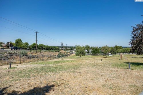 28605 N Dallas Rd, Richland, WA, 99352 | Card Image