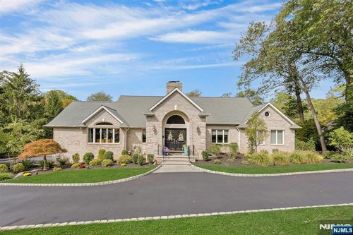 11 Timberlane Rd, Upper Saddle River, NJ, 07458-2226 | Card Image