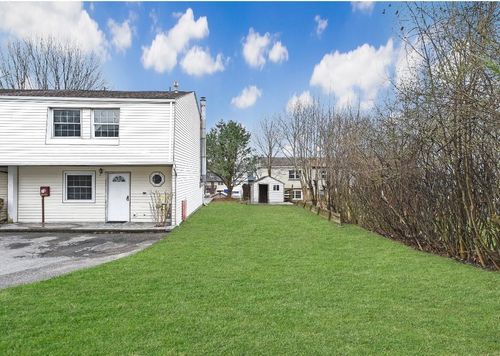 15 Silo Ln, Middletown, NY, 10940-2603 | Card Image