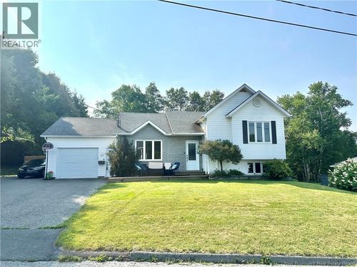 45 Av Monseigneur Dionne, Edmundston, NB, E3V4B2 | Card Image