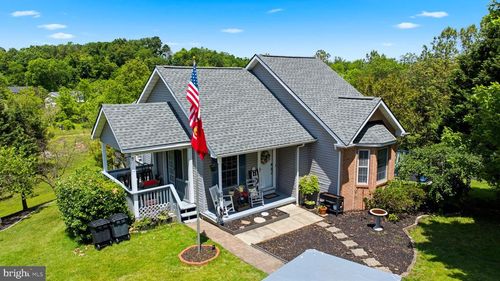 389 Grove Farm Lane, MARTINSBURG, WV, 25404 | Card Image