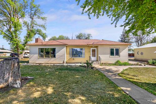 334 12th Ave W, Gooding, ID, 83330-1716 | Card Image