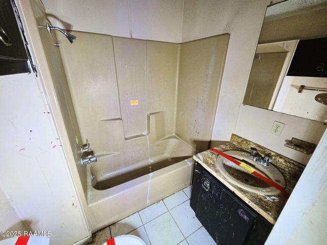 12 I-BTHRM 1 | Image 12