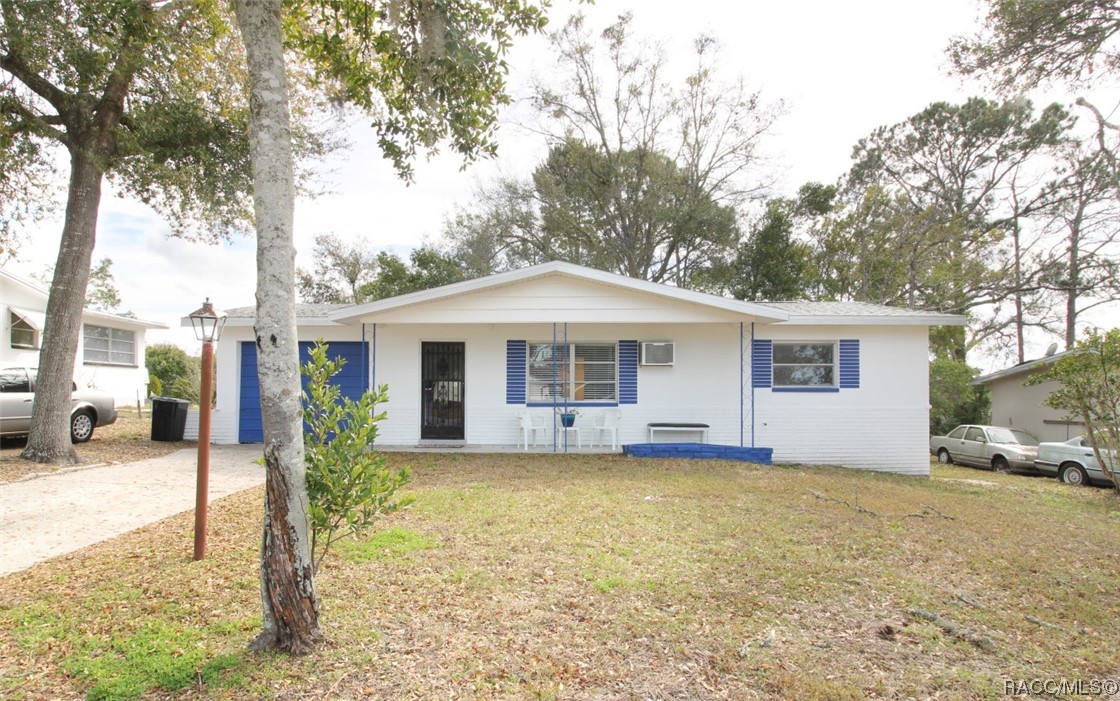 Barbour St, Beverly Hills, FL 34465