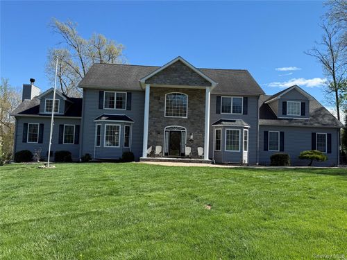 104 Winding Brook Ct, New Windsor, NY, 12553-8370 | Card Image