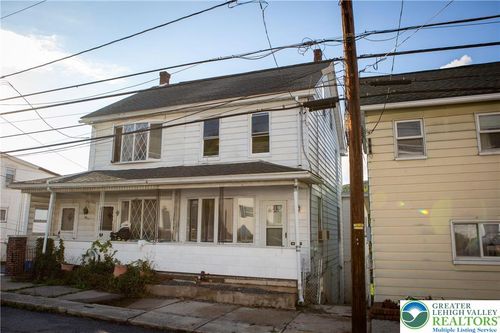 68 W Center St, Nesquehoning, PA, 18240-1522 | Card Image