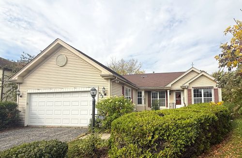 533 Farmhill Cir, Wauconda, IL, 60084-1290 | Card Image