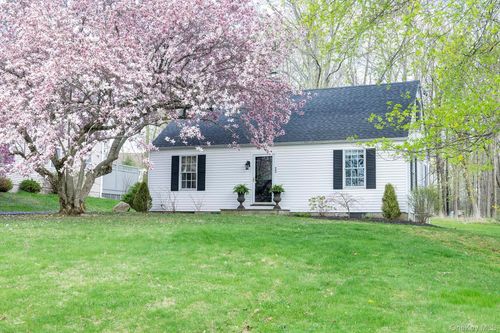22 Haight Ave, Millbrook, NY, 12545-5960 | Card Image