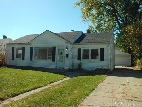 26751 Belanger St, Roseville, MI, 48066-3146 | Card Image