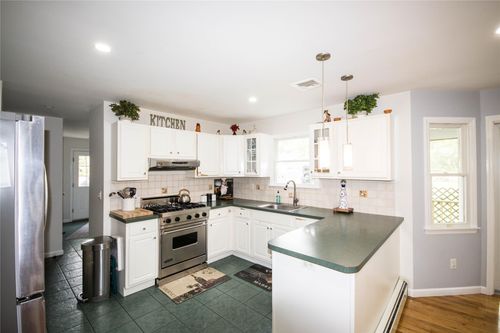 132 N Woods Rd, Baiting Hollow, NY, 11933-2309 | Card Image