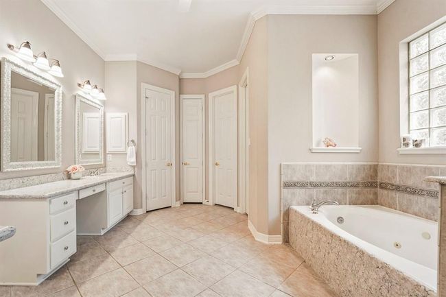 Master bathroom | Image 32