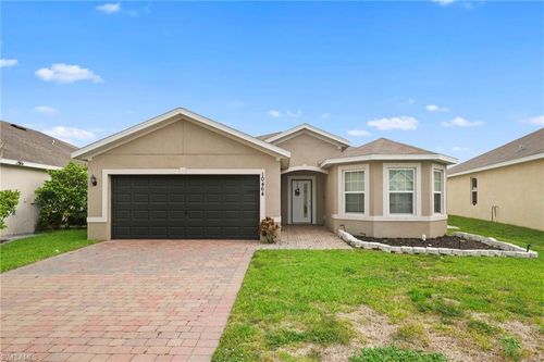 10464 Canal Brook Ln, LEHIGH ACRES, FL, 33936-6628 | Card Image