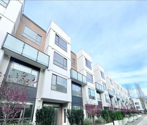 6338 King George Blvd, Surrey, BC, V3X0L5 | Card Image