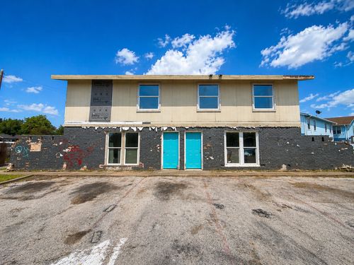 8605 Fireside Dr, Austin, TX, 78757-7160 | Card Image
