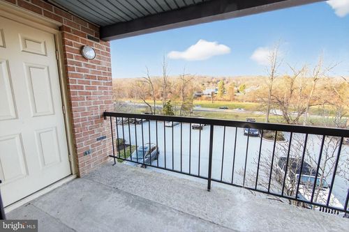 33-933 Washington Pl, CHESTERBROOK, PA, 19087-5872 | Card Image