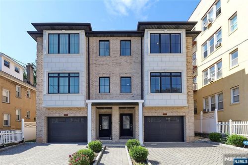 284 Knox Ave, Cliffside Park, NJ, 07010-2509 | Card Image