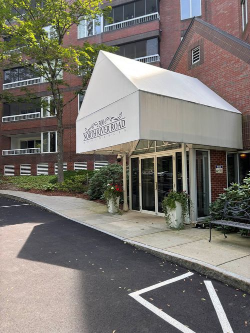 112-300 River Rd, Manchester, NH, 03104-2401 | Card Image