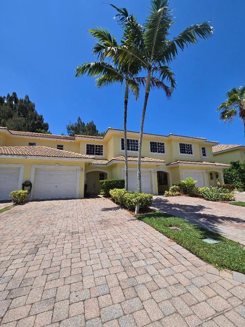 921 Imperial Lake Rd, West Palm Beach, FL, 33413-1075 | Card Image