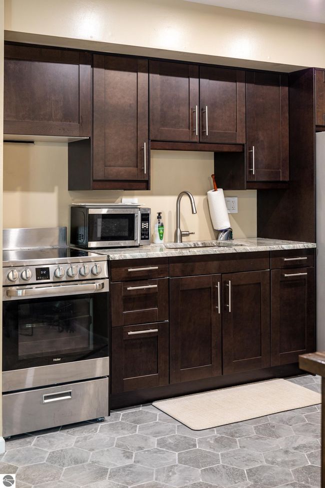 APT-61 - 525 Georgetown Dr, House other with 1 bedrooms, 1 bathrooms and null parking in Traverse City MI | Image 12
